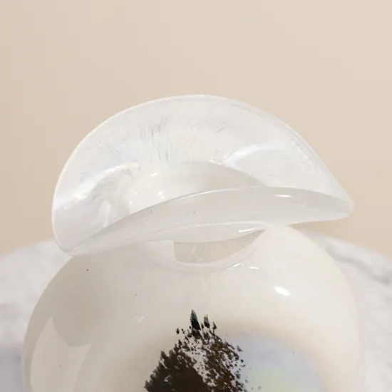 Floward Pearly White Glass Vase