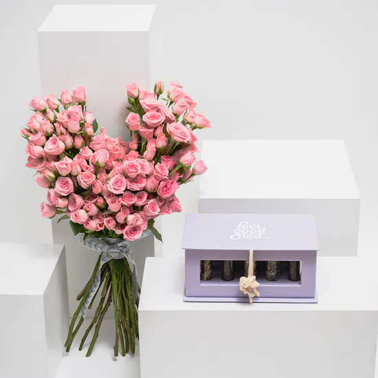 Feel Good Tea Lavender Discovery Box | 25 Pink Baby Roses Bouquet