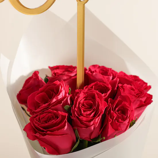 Nor Noyau Medium Pink Velvet Round Chocolate Box | Newly Wed Flower Bouquet