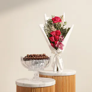 Floward Chocolate Oval Glass Tray | Royal Flower Bouquet Floward Chocolate Oval Glass Tray | Royal Flower Bouquet