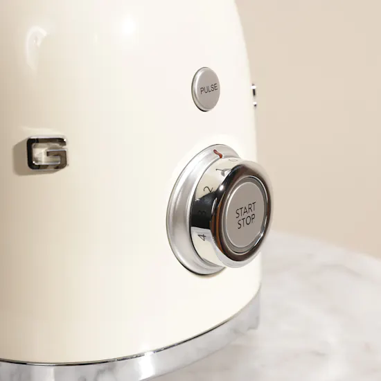 Smeg Retro Style Cream Table Blender