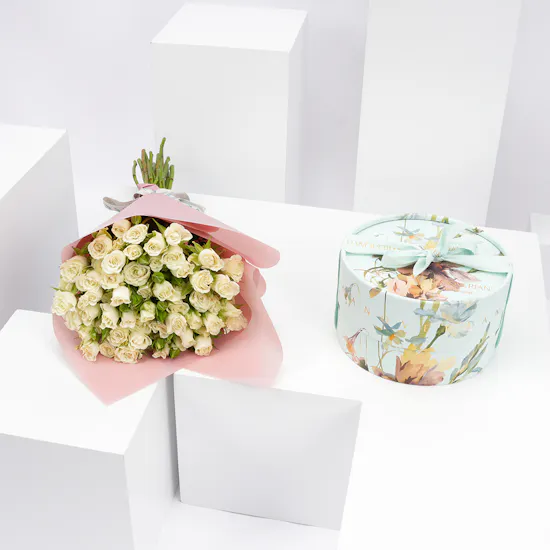 Hanoverian Mix Chocolate Box with Blooms Bouquet