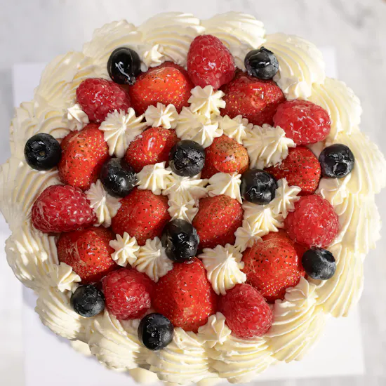 Floward Strawberries and Blueberries Sponge Cake