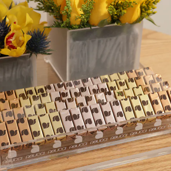 Abucci Chocolate | Yellow Blooms