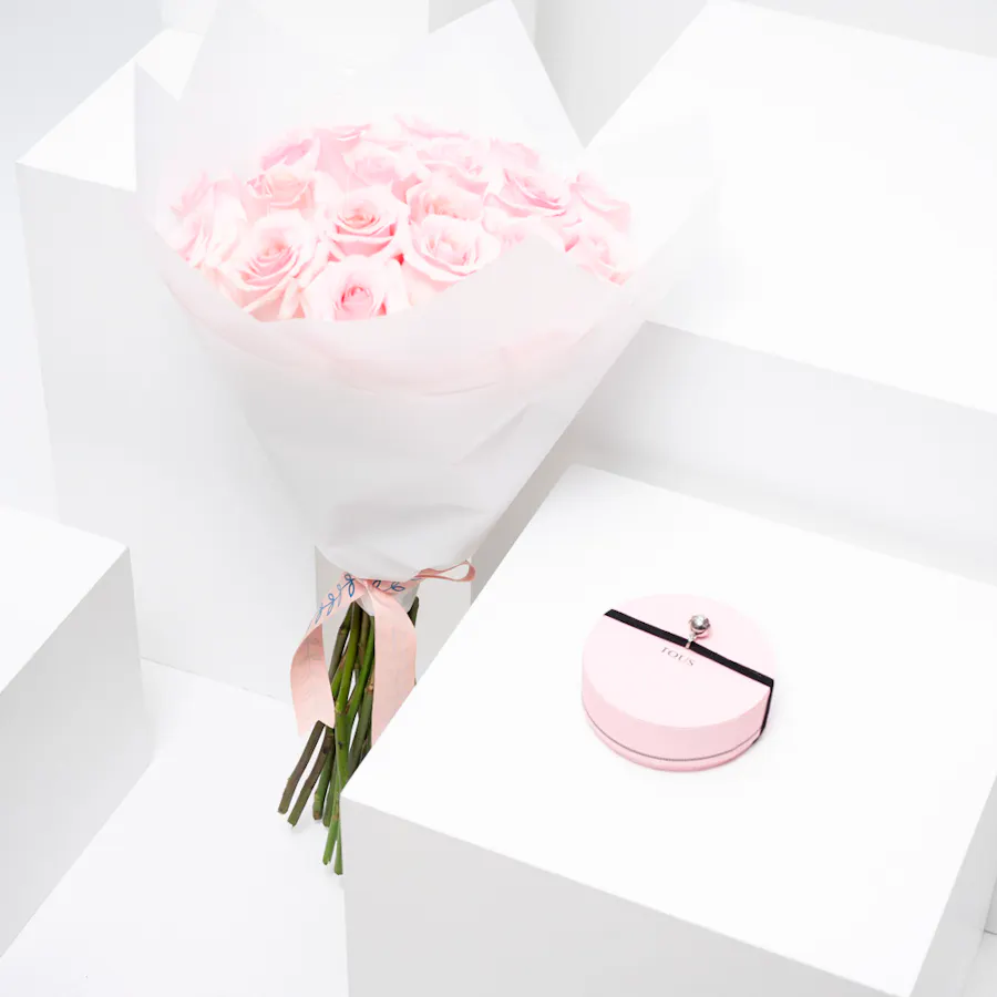Tous Silver Mesh Bracelet Bear Motif | Light Pink Roses Bouquet  2