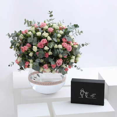 Mesnd Beige Perfume & Bokhour | Baby Roses Vase