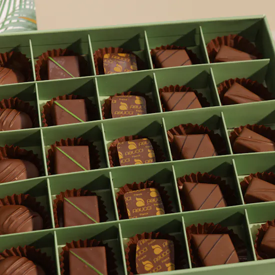 Abucci Chocolate Palm Box | Cheerful Flower Vase