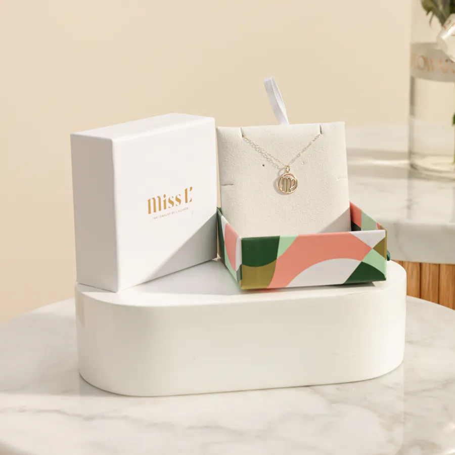 Miss L by L'azurde Zodiac Necklace | Bold Admiration Flowers Vase 2