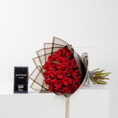 Dior Sauvage EDP 100ml | 25 Roses Bouquet