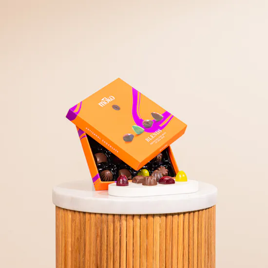 Moko Chocolate Box | Roses Vase