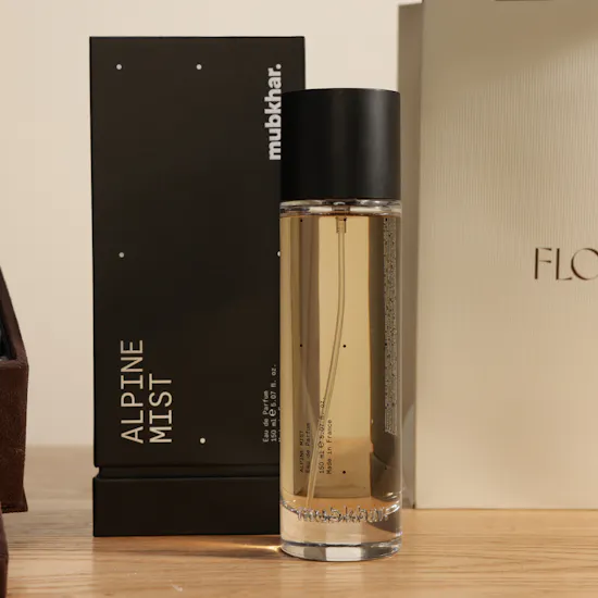 Sweet Scent of Elegance Gift Set | Midnight Gold Flower Bouquet