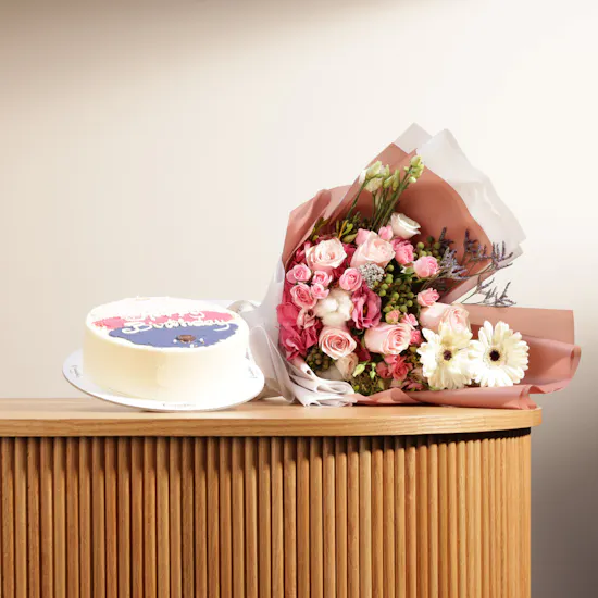 Crumbles Bakery Cake & Flowers