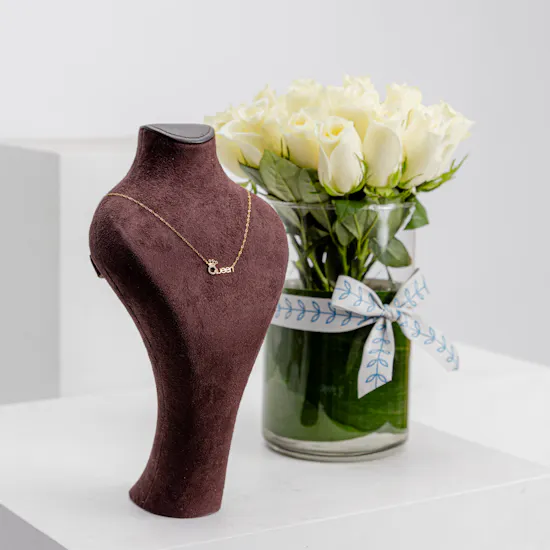 L'azurde Queen Necklace | White Rose Vase