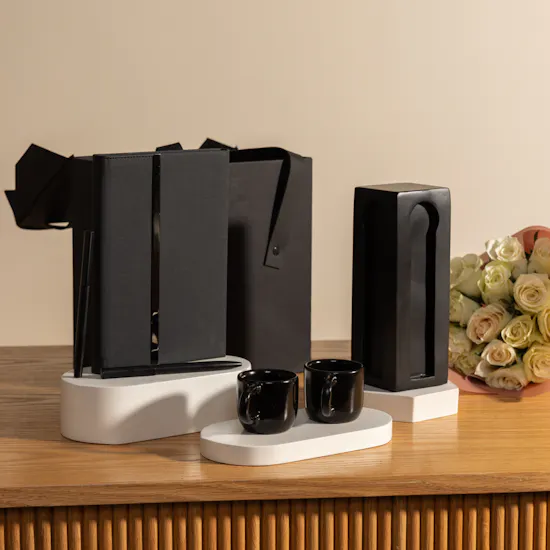 Atom Nespresso Premium Package | Endless Purity Roses Bouquet