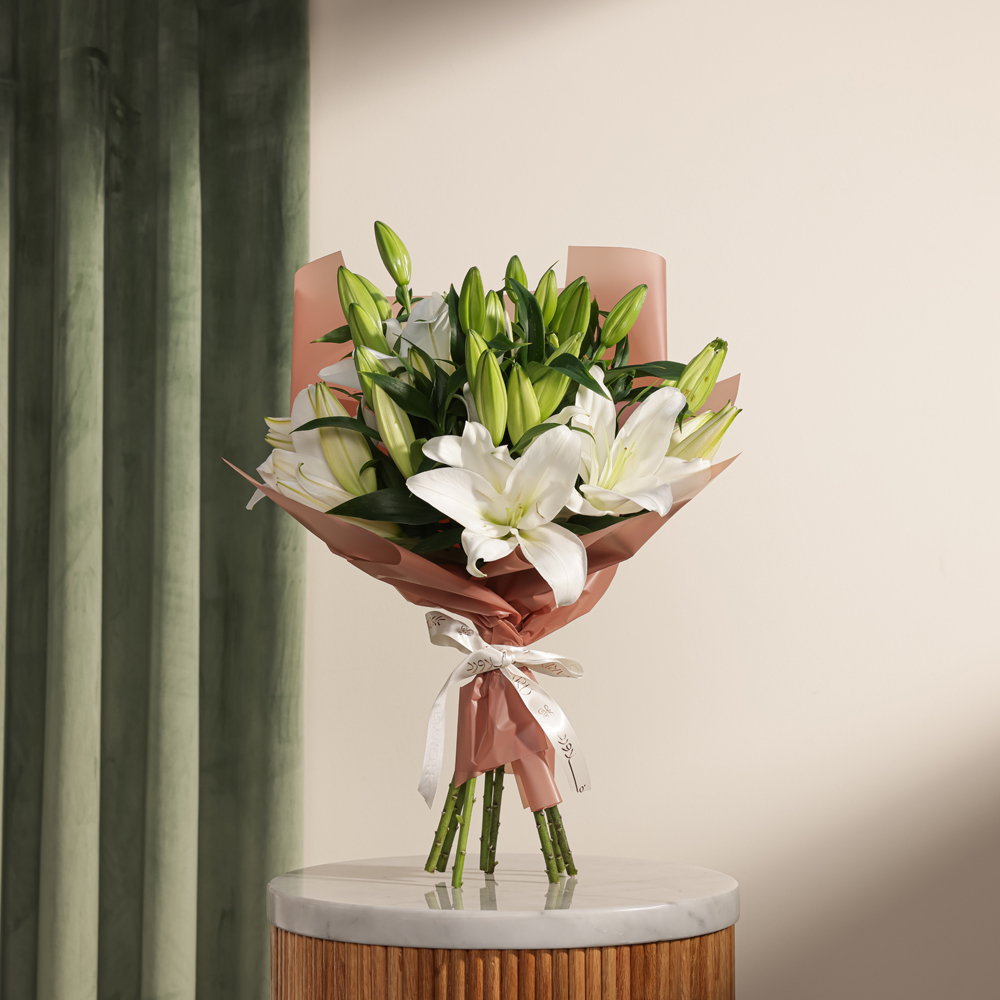Ethereal White Lily Elegance Bouquet | 8 Flowers