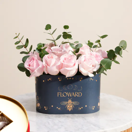 Godiva Red Velvet Heart Chocolates Gift Box | Smooth Melody Flower Box
