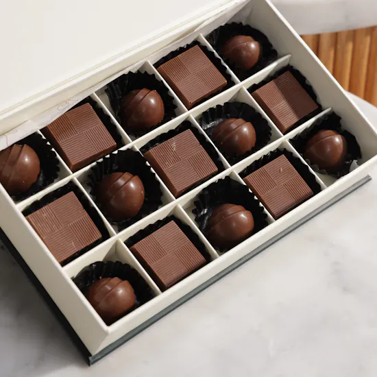 Floward Essence of Joy Small Chocolate Box