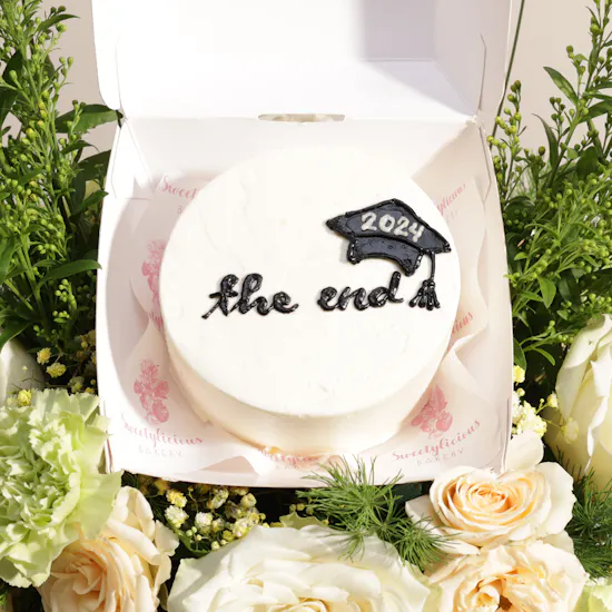Sweetylicious Graduation Korean Cake | Delicate Flowers