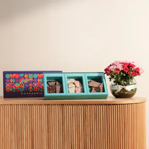 Saadeddin Sweets Chocolate Experience Box | Delicate Flowers 