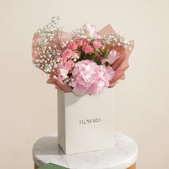 Melosa Rosé Imperial Candle | Morning Grace Flower Bouquet
