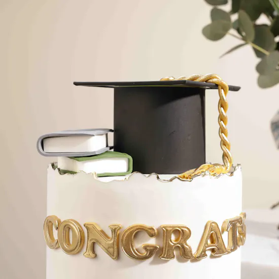 Decorating Memories Graduation Cake | Flowers