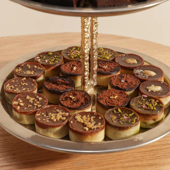 صينية متنوعة من دولسي لوسو من مور