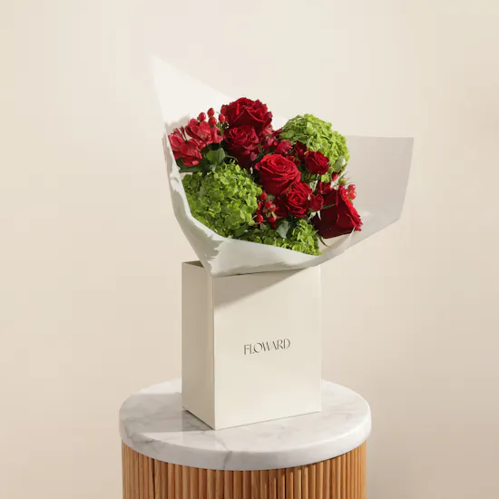 Red Dreams Flower Bouquet