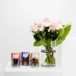 Moko Chocolates Set | Pink Summer Vase 