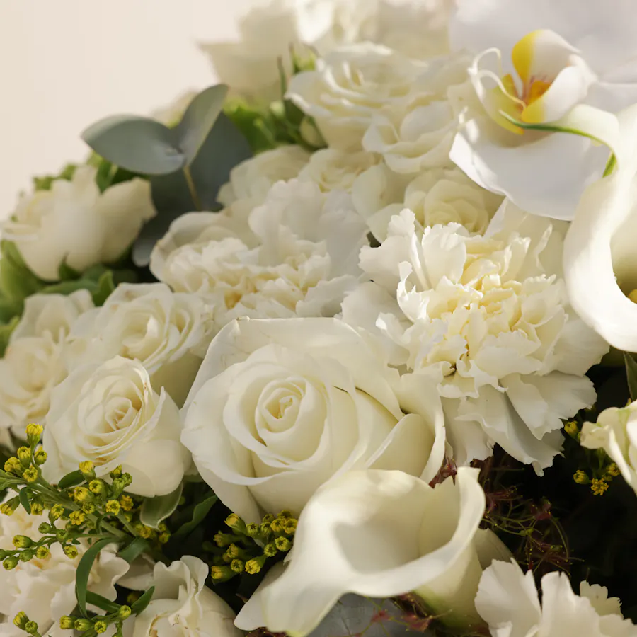 Fresh Radiance Flower Vase 4