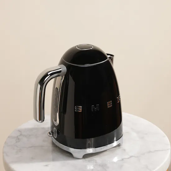 Smeg Retro Style Electric Black Kettle | 1.7 Liter