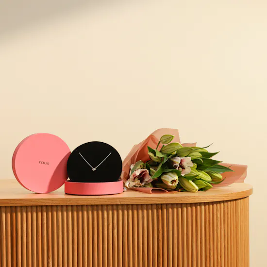 Tous Elegant Necklace | Endless Pink Lily Bouquet