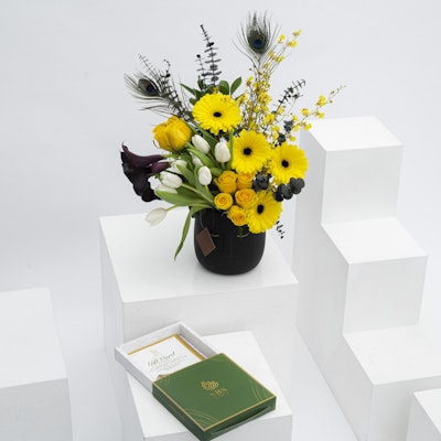 Bright Beauty Vase with gift card by SBS