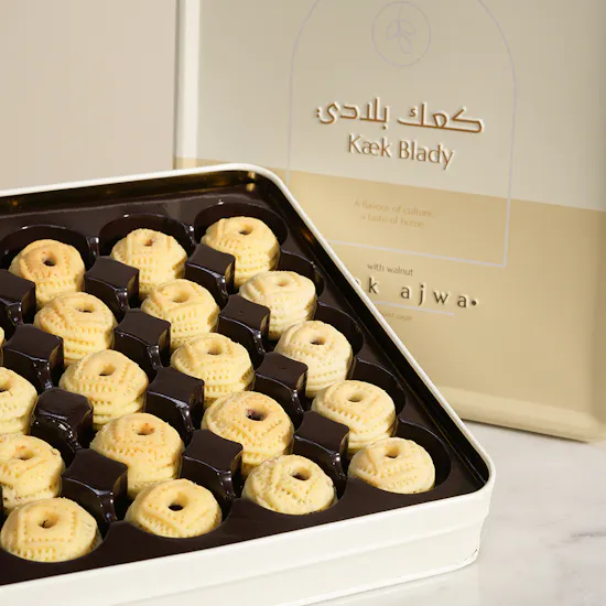 Kaek Blady Semolina with Ajwa Kaek Box