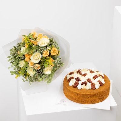 Patisserie By Guillermo Palomo Honey Cake | Enchanting Roses