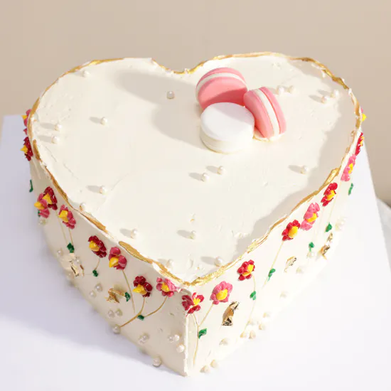 Floward Macrons and Flowers Heart Cake