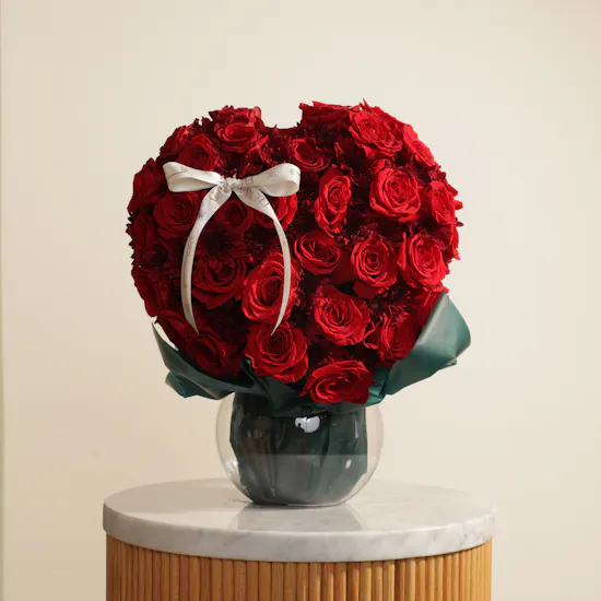 Heart Shape Red Flowers Vase