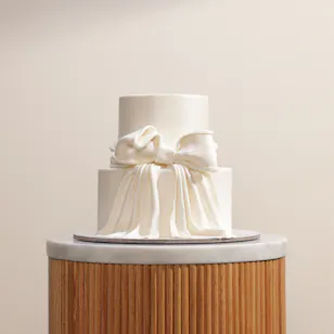 Floward Wedding Bow Cake | Red Velvet