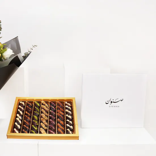 Sinwan Majdool Stuffed Dates Box | Roses