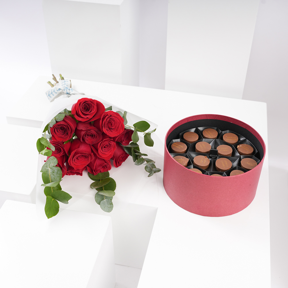 صندوق شوكولاتة براند مكس من هنوفيرين | باقة 12 جوري أحمر