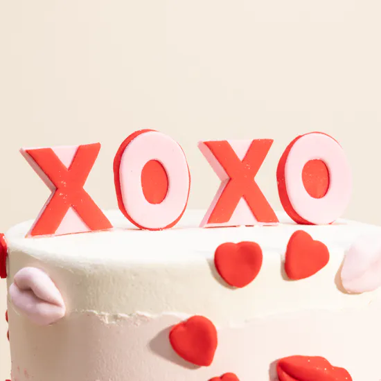 Nino's Bakery XOXO Love Cake