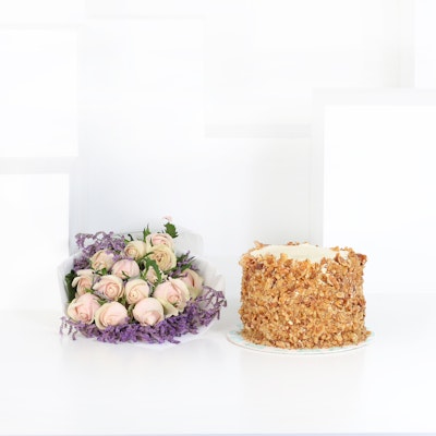 Magnolia Carrot Cake 6 Inch | Pink Roses
