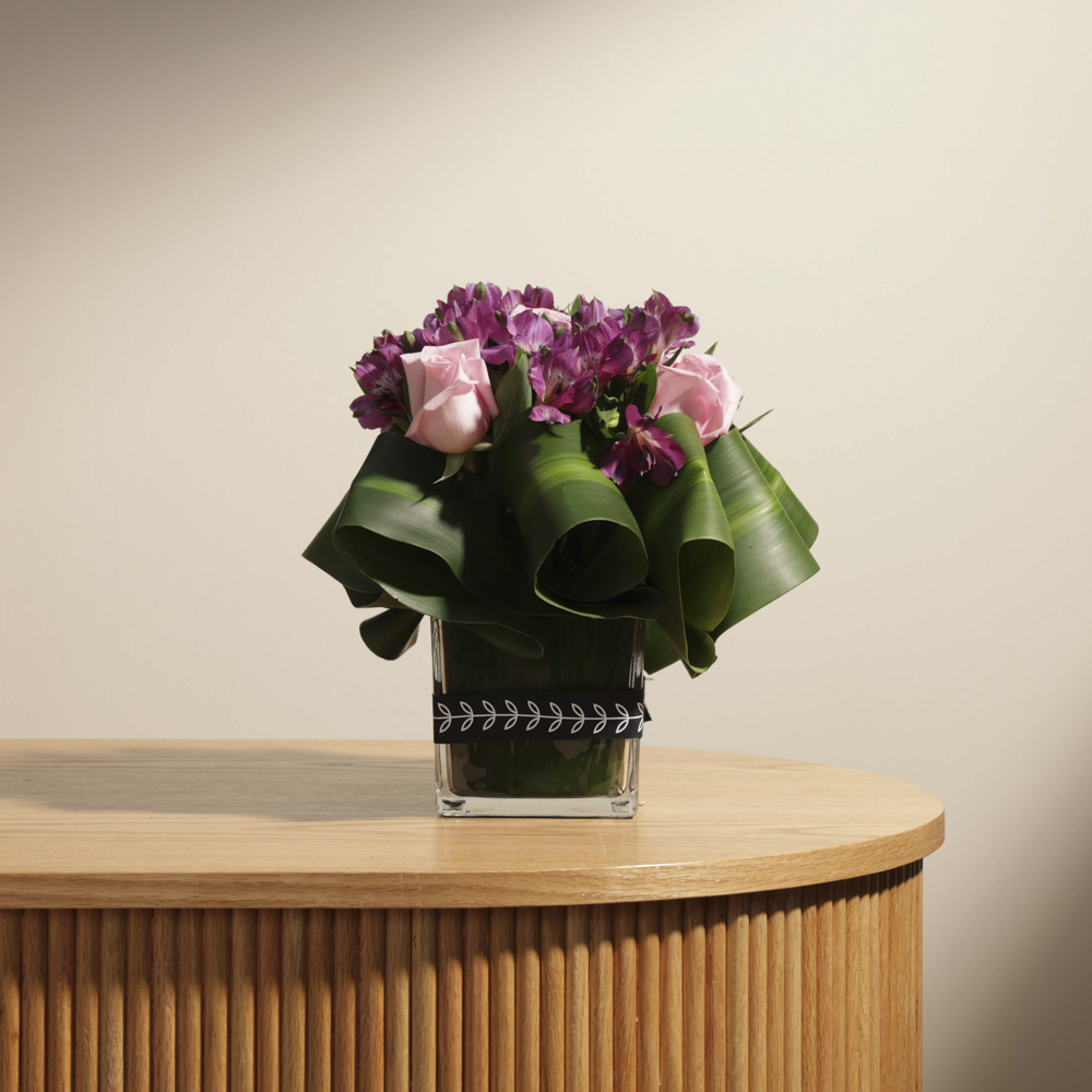 جوري وردي | مزهرية مربعة