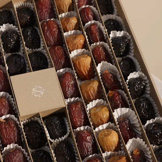 Nua Dates Classic Blue Box