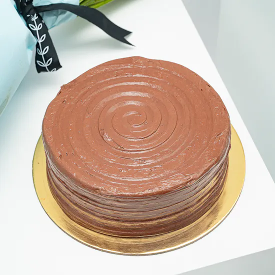 Munch Bakery Chocolate Cake | Yellow Baby Roses