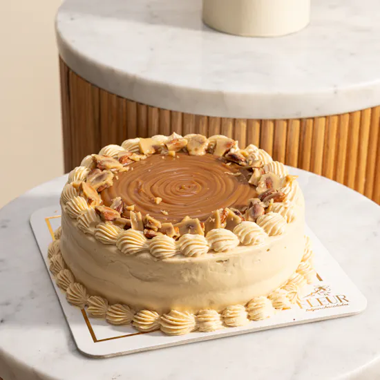 Fleur Almonds and Salted Caramel Cake | Ethereal Flowers