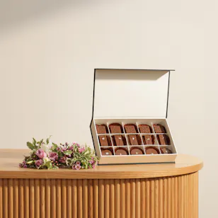 Floward Small Chocolate Box | Delicate Flowers