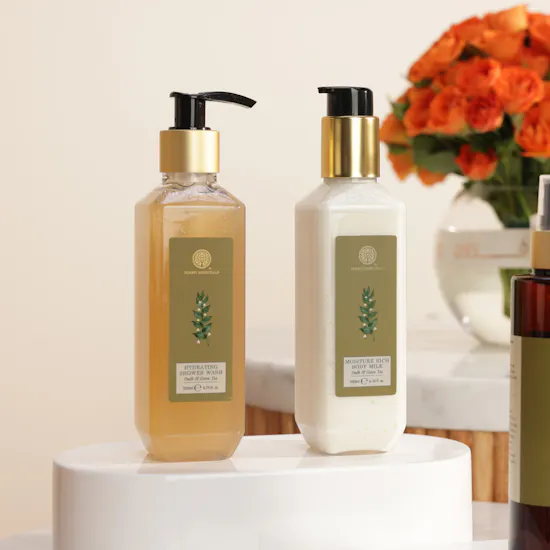 Forest Essentials Oudh & Green Tea Essence Set | Sunset Radiance Flowers