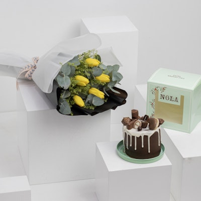 Nola Kinder Bueno Small Cake