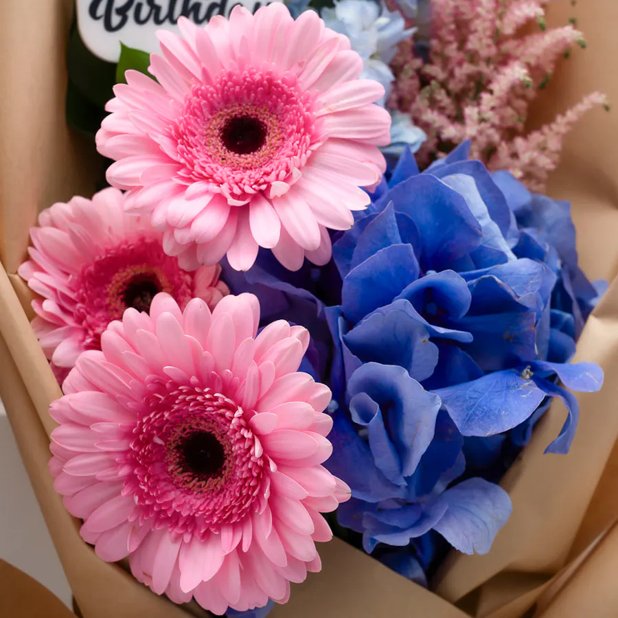 Sucre De Nada Crispy Chocolate Cake | Birthday Blooms 5