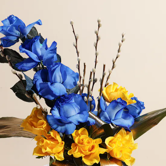 Charming Lovely Flowers Vase